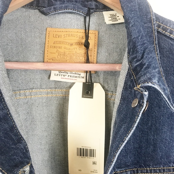 NWT Levi’s Pleat Sleeve Cropped Trucker Denim Jacket Size XS - Picture 9 of 10